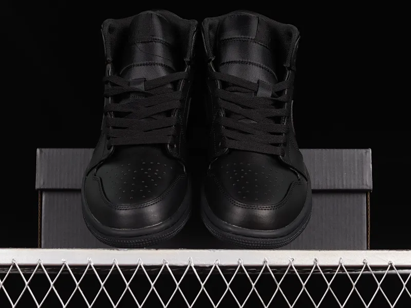 All categories Air Jordan Jordan series basketball shoes Air Jordan 1 Mid Air Jordan 1 Mid AJ1 Joe 1 all black Zhongbang basketball shoes 554724-093